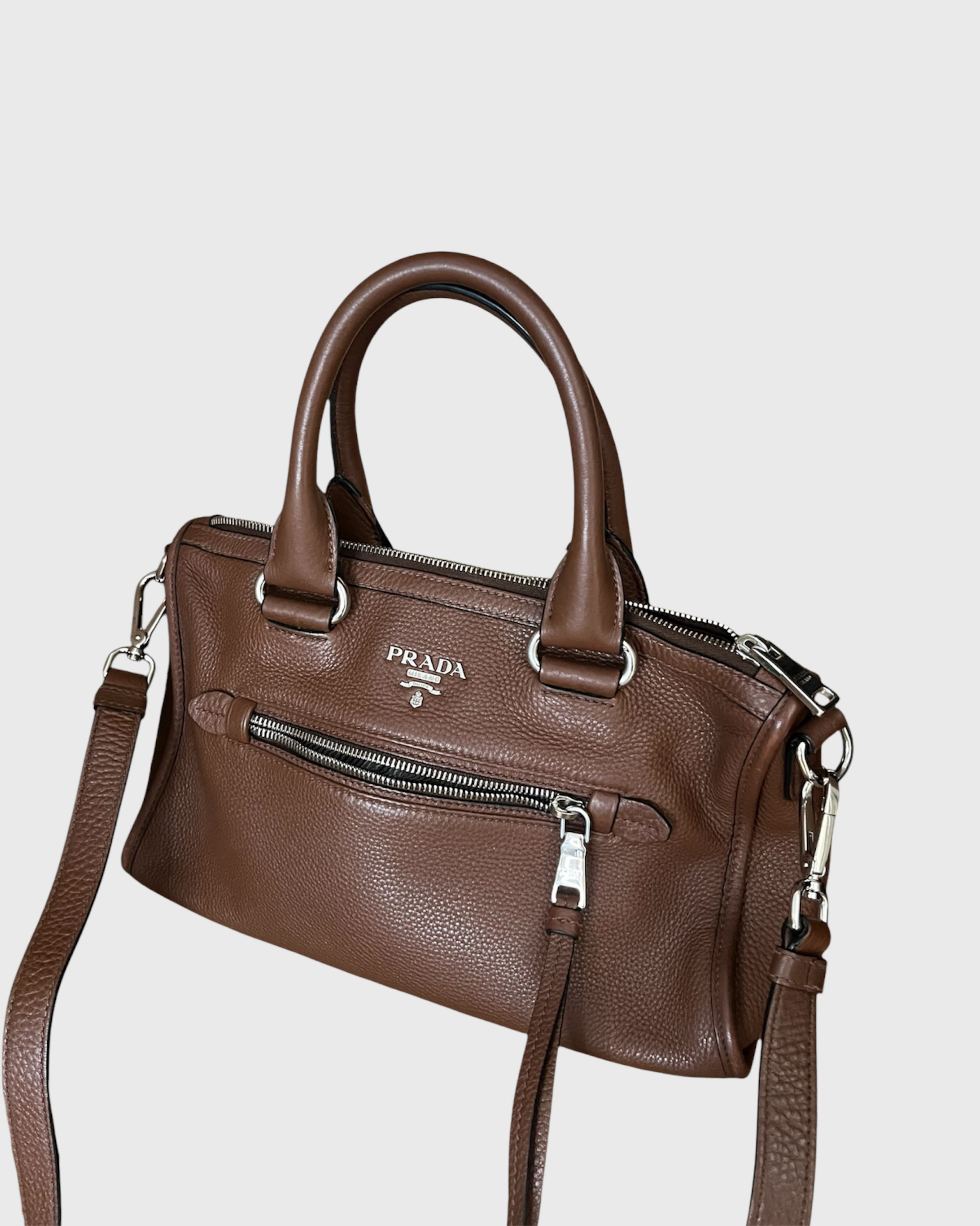 Prada bandolera marrón