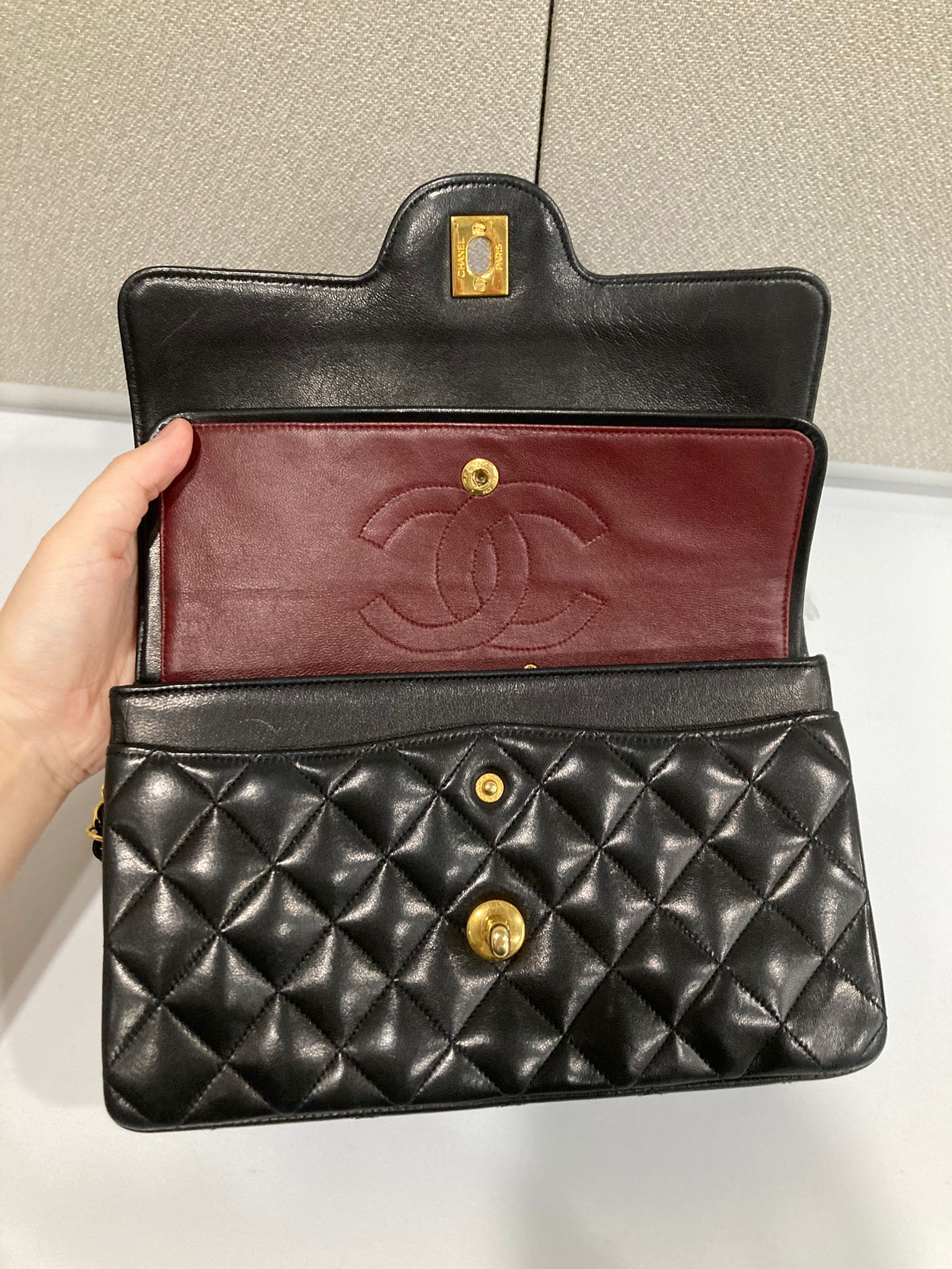CHANEL Timeless 23 Double Flap  Lambskin negro · Herrajes dorados · Serie 1