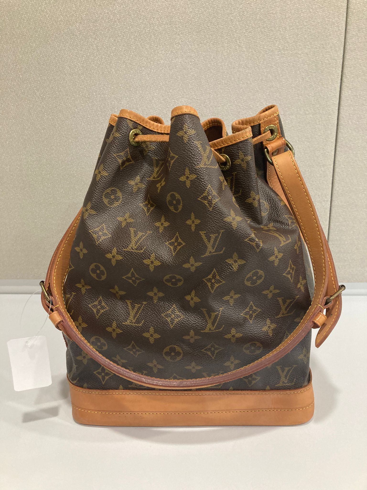 Louis Vuitton Noé clásico grande Monogram
