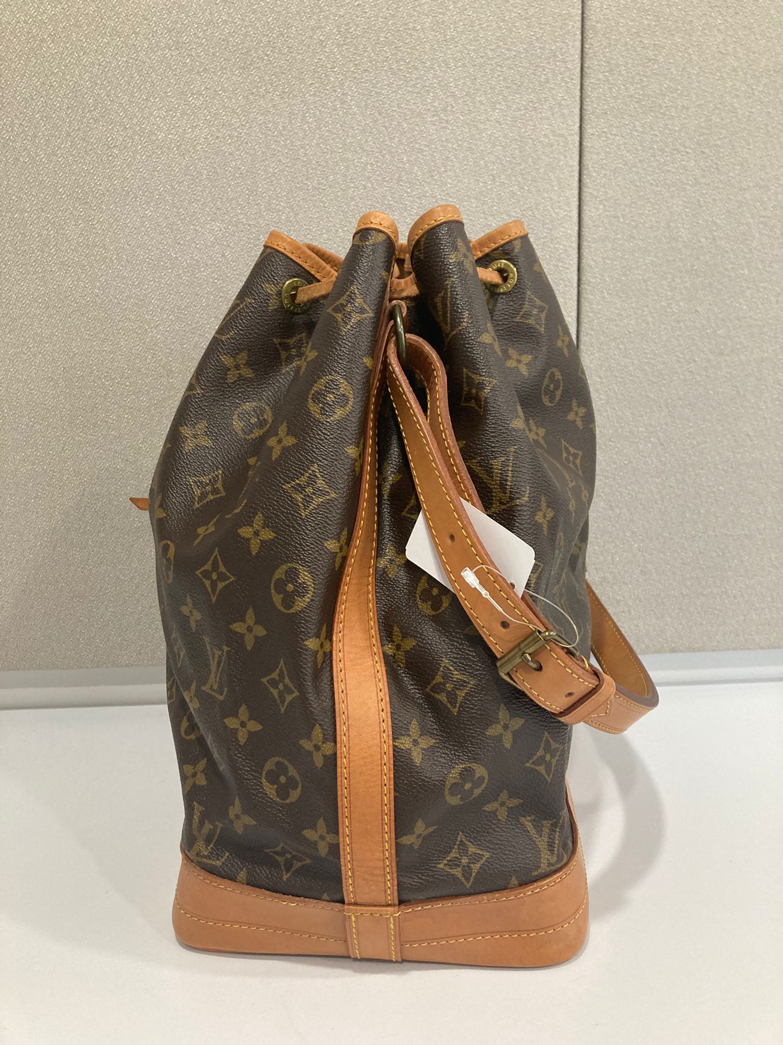 Louis Vuitton Noé clásico grande Monogram