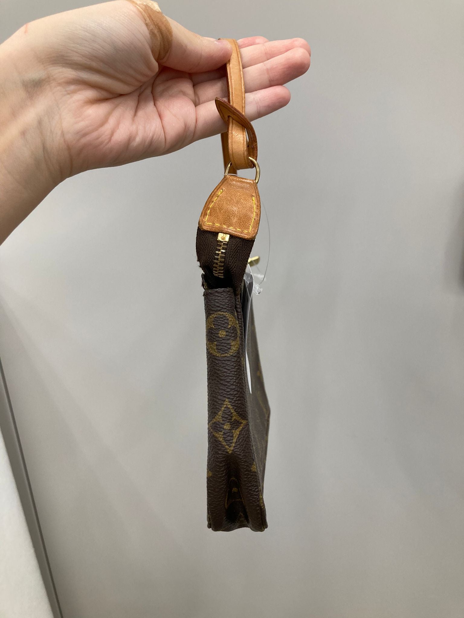 Louis Vuitton Pochette Accessoires con bandolera extra