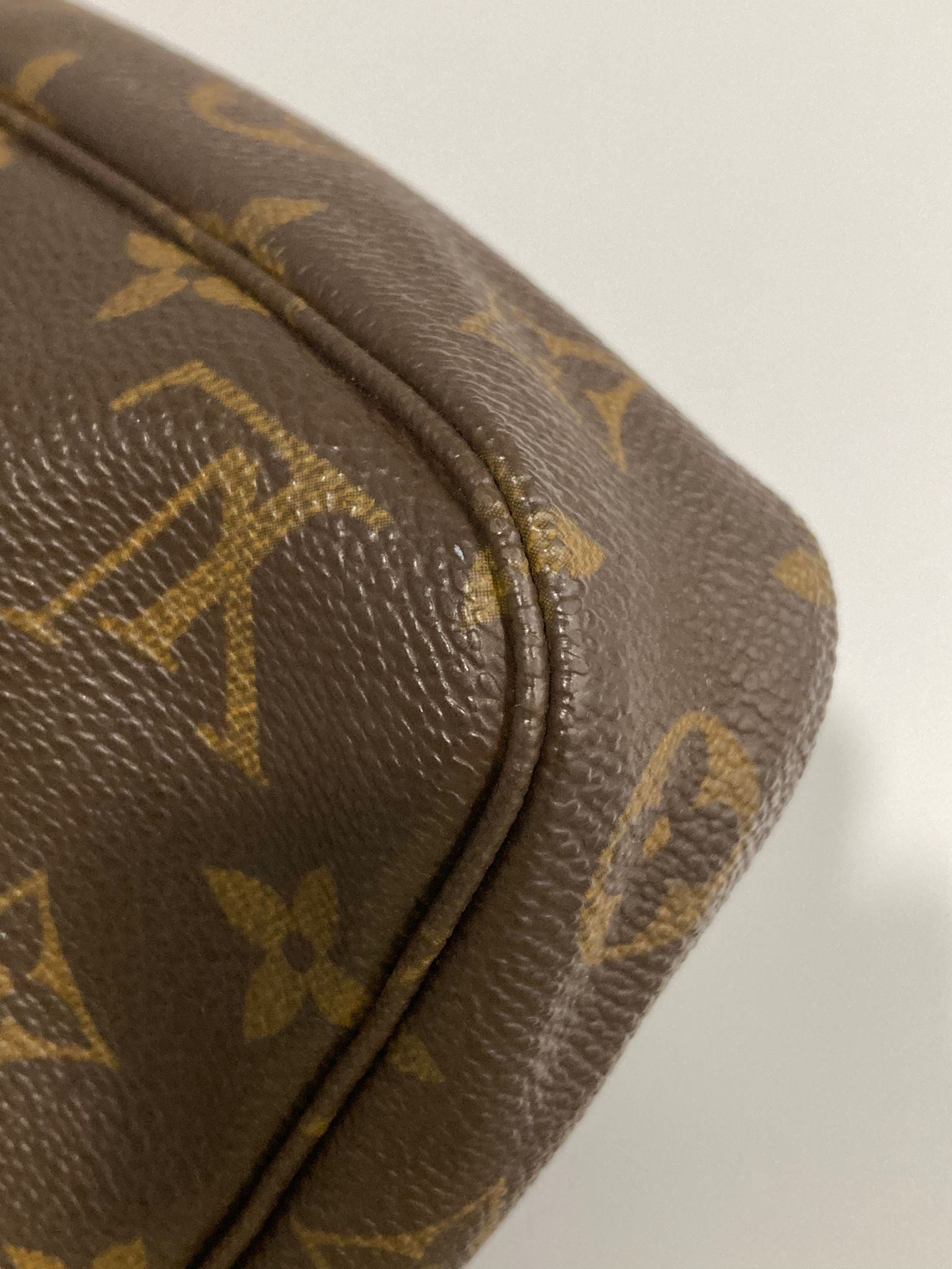 Louis Vuitton Pochette Accessoires monogram con 2 bandoleras extra