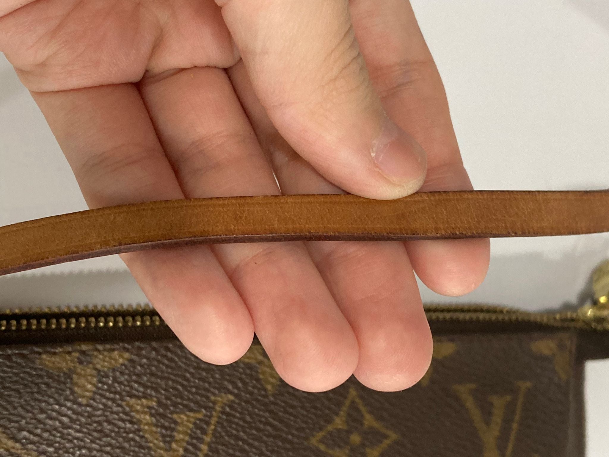 Louis Vuitton Pochette Accessoires monogram con 2 bandoleras extra