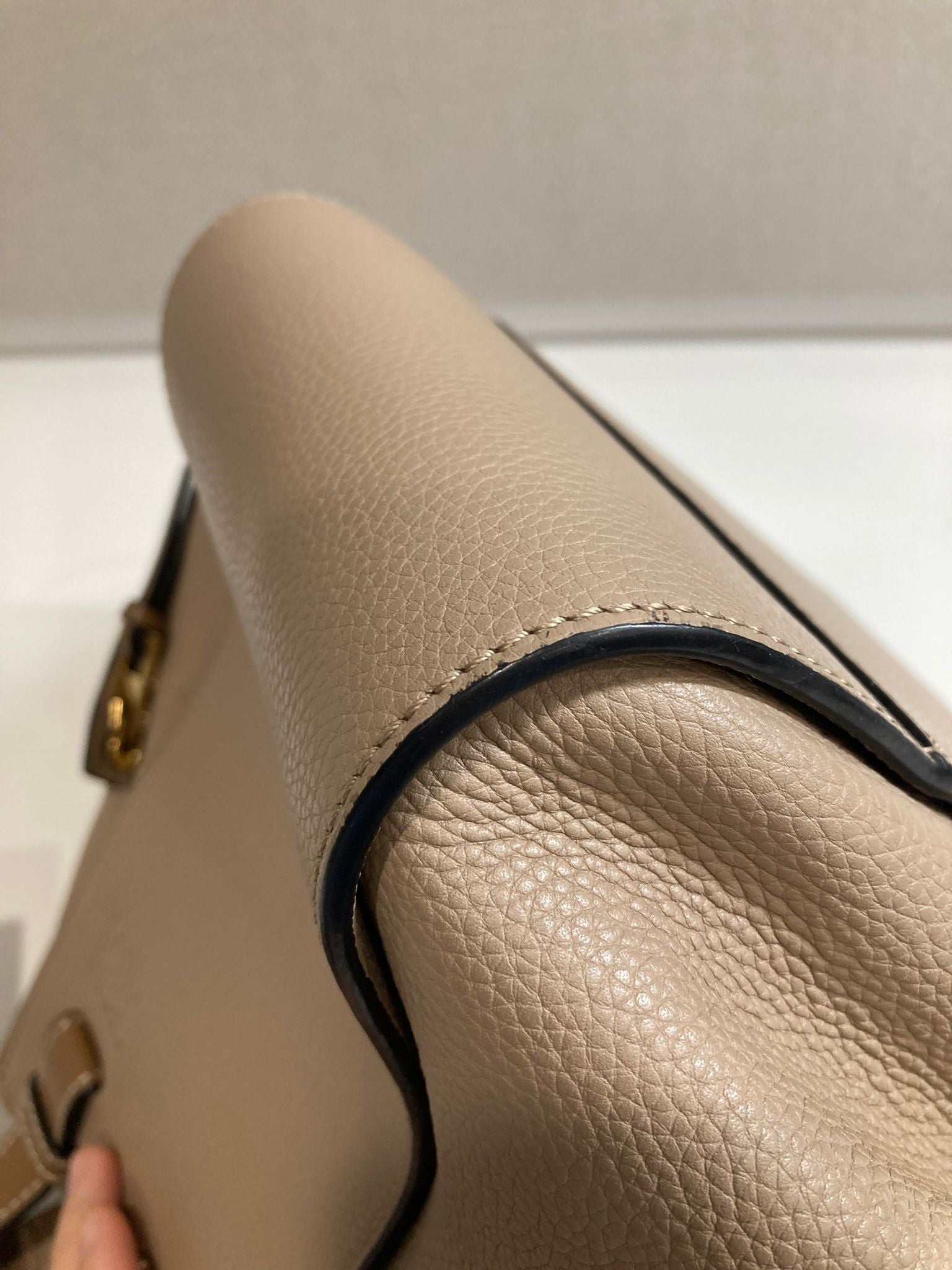 Hammock pequeño en suave piel de ternera graneada Arena