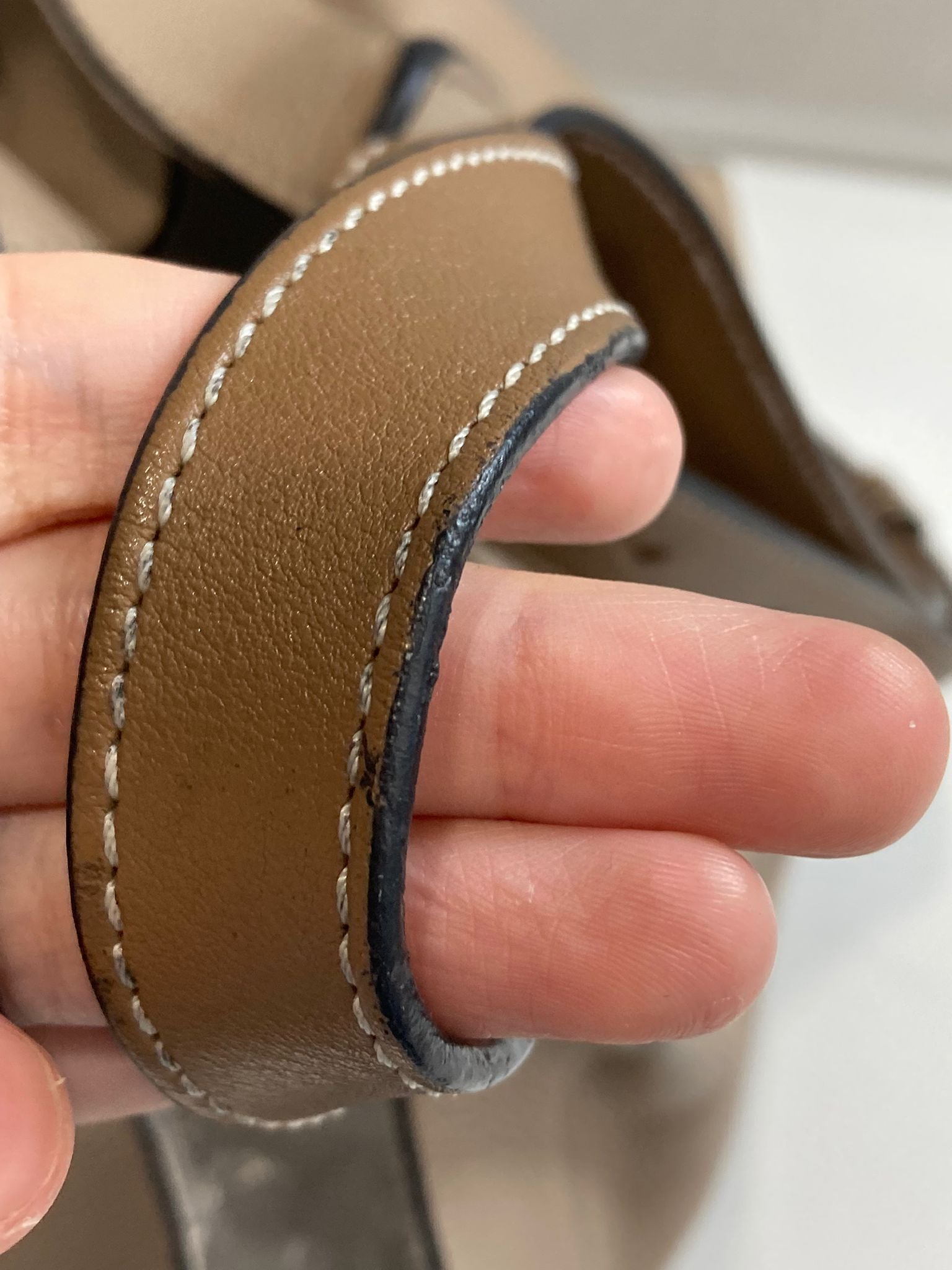 Hammock pequeño en suave piel de ternera graneada Arena