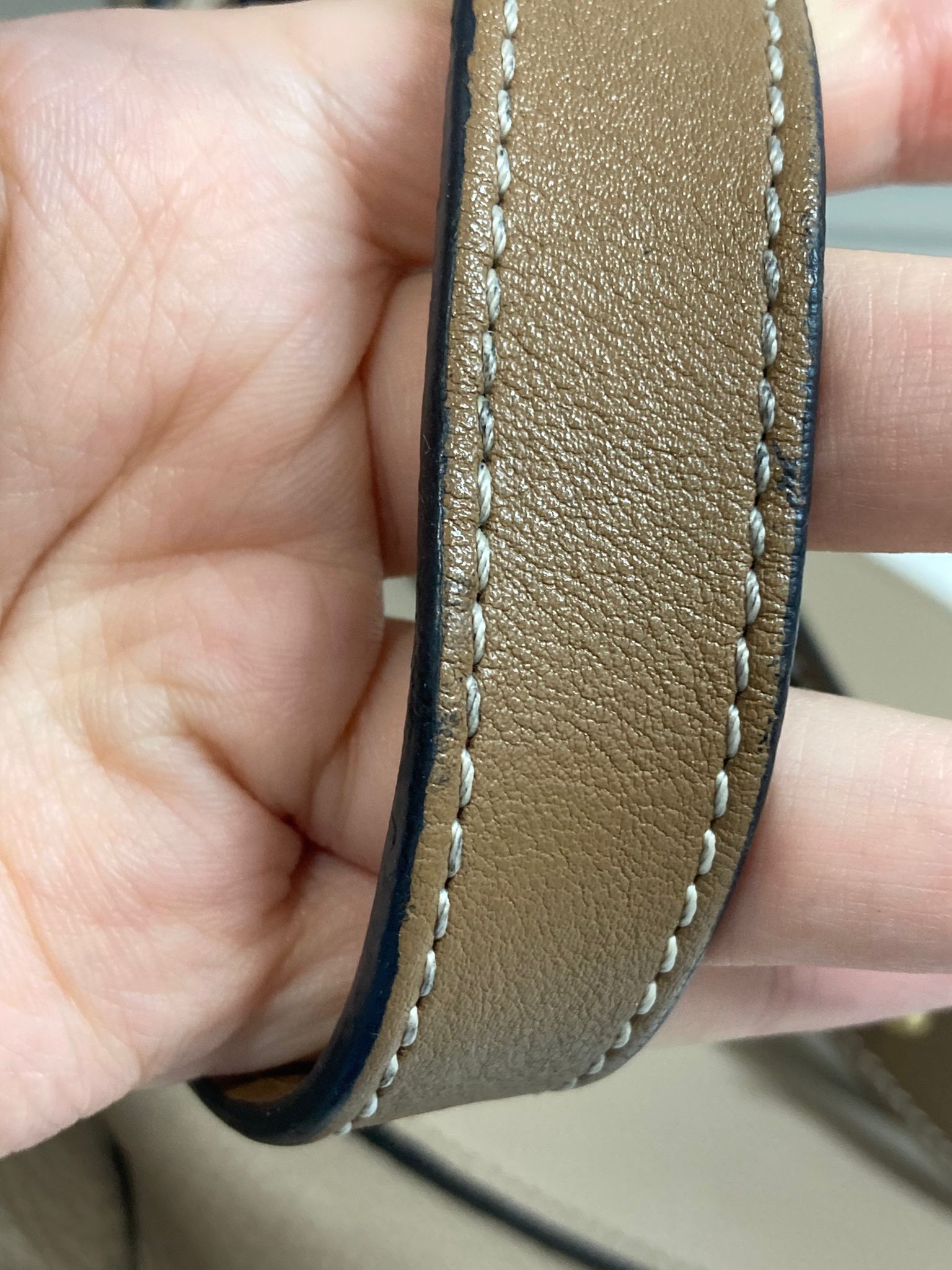 Hammock pequeño en suave piel de ternera graneada Arena