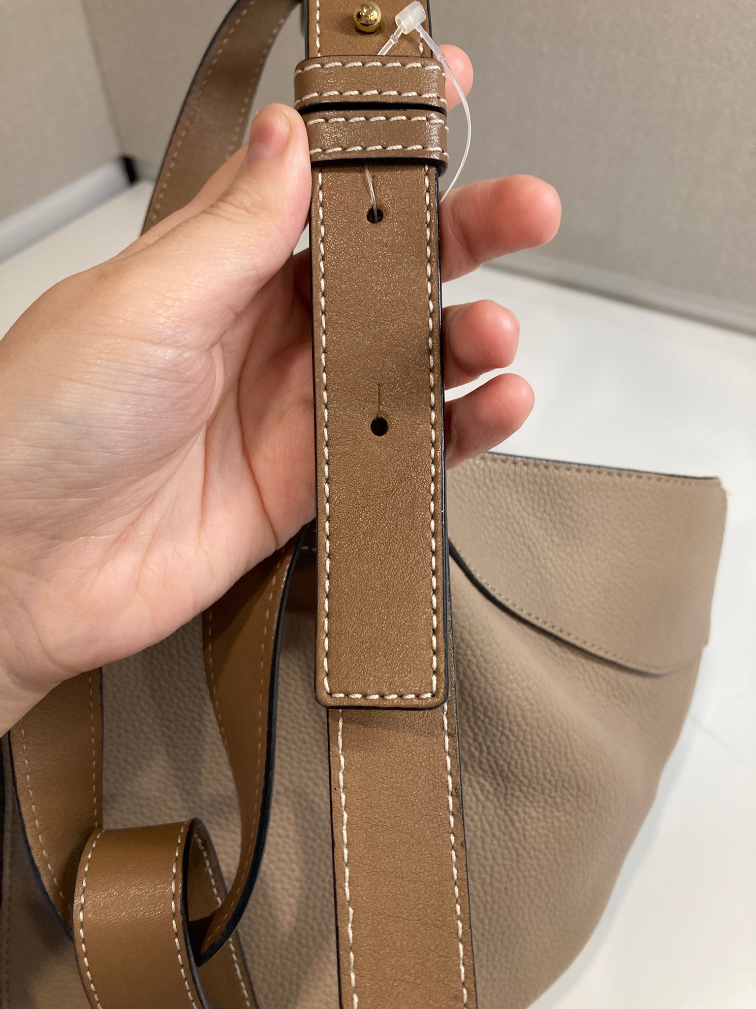 Hammock pequeño en suave piel de ternera graneada Arena