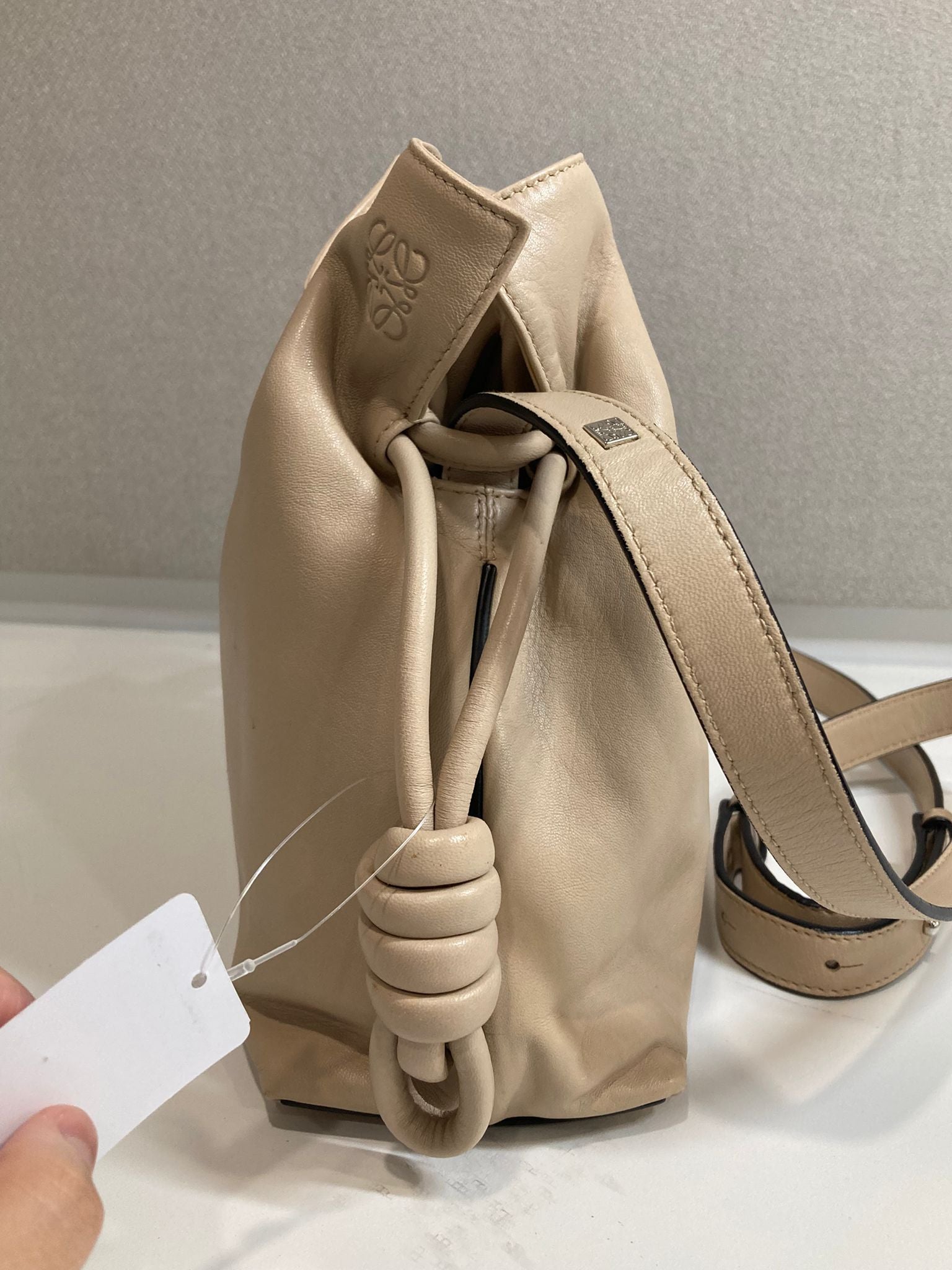 Loewe Flamenco Knot Beige Piel y Bandolera