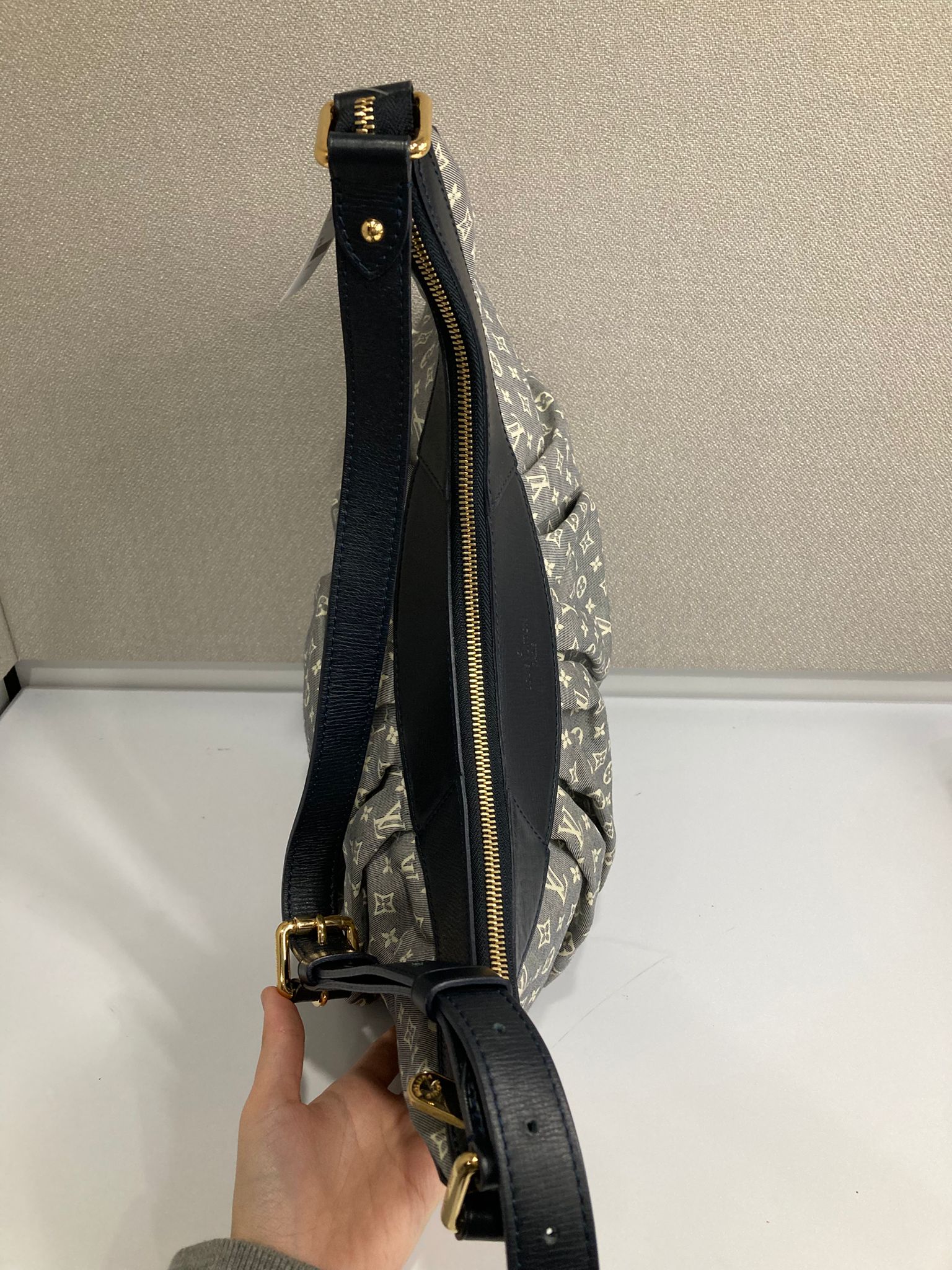 Louis Vuitton Idylle MM Azul Marino y Gris