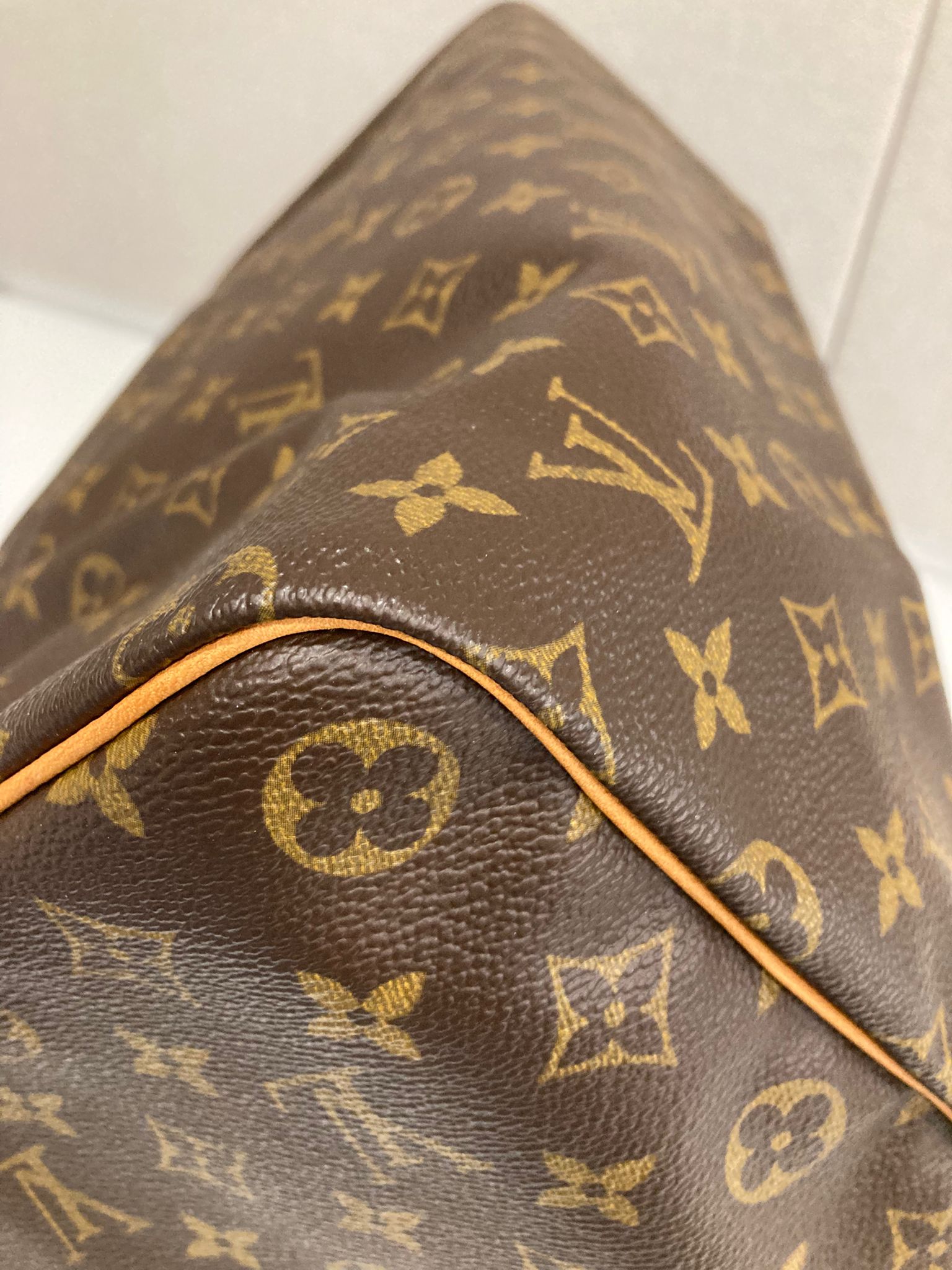 Louis Vuitton Speedy 40 Monogram