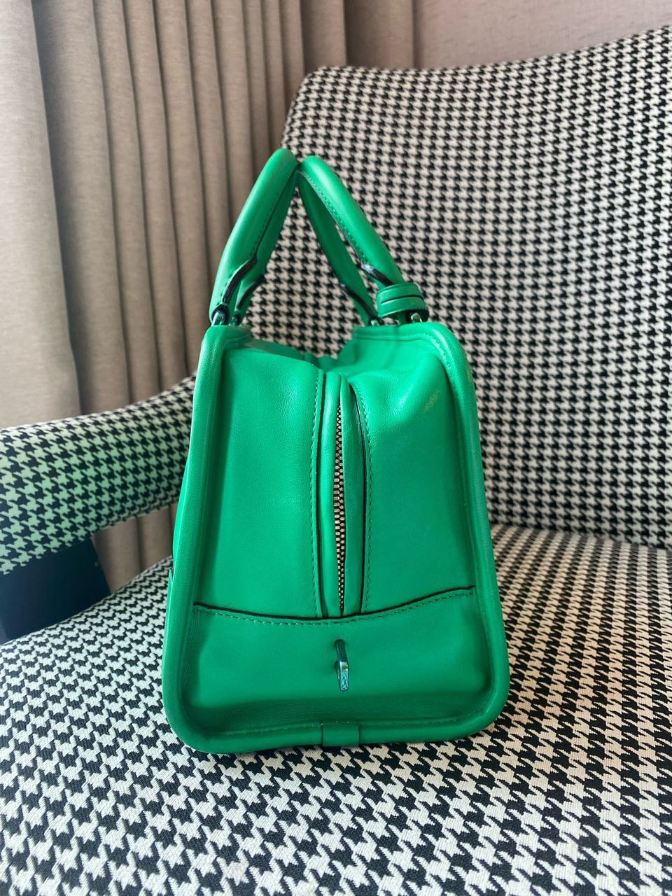 Loewe Amazona 28 verde electrico