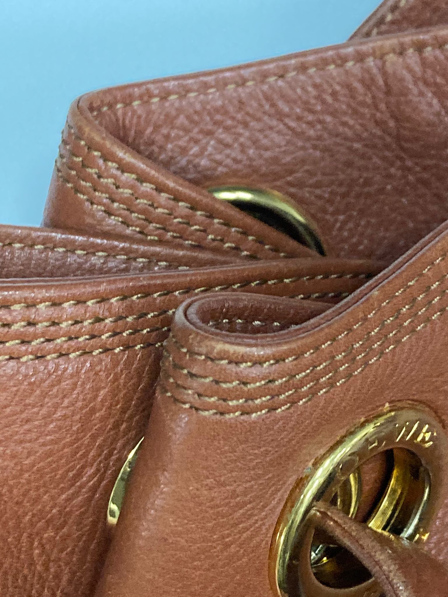 Loewe Anagram Shoulder Bag Piel camel marron