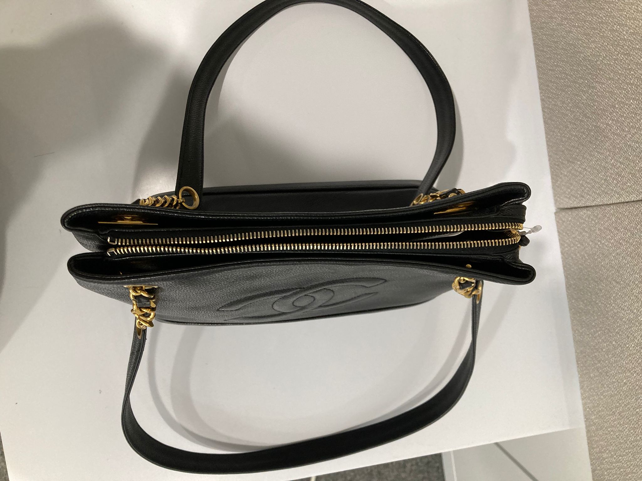 Chanel Caviar Chain Tote Negro