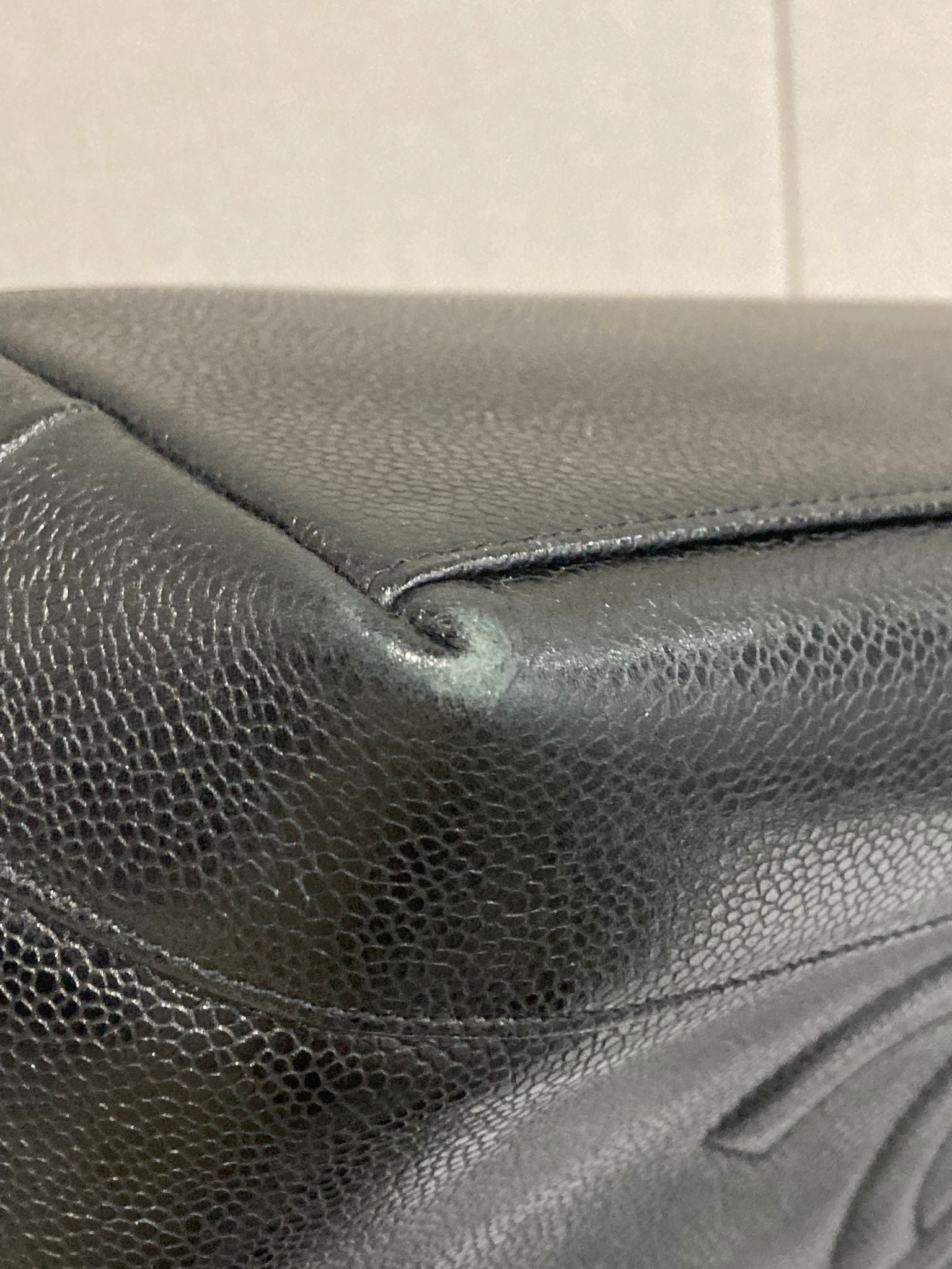 Chanel Caviar Chain Tote Negro