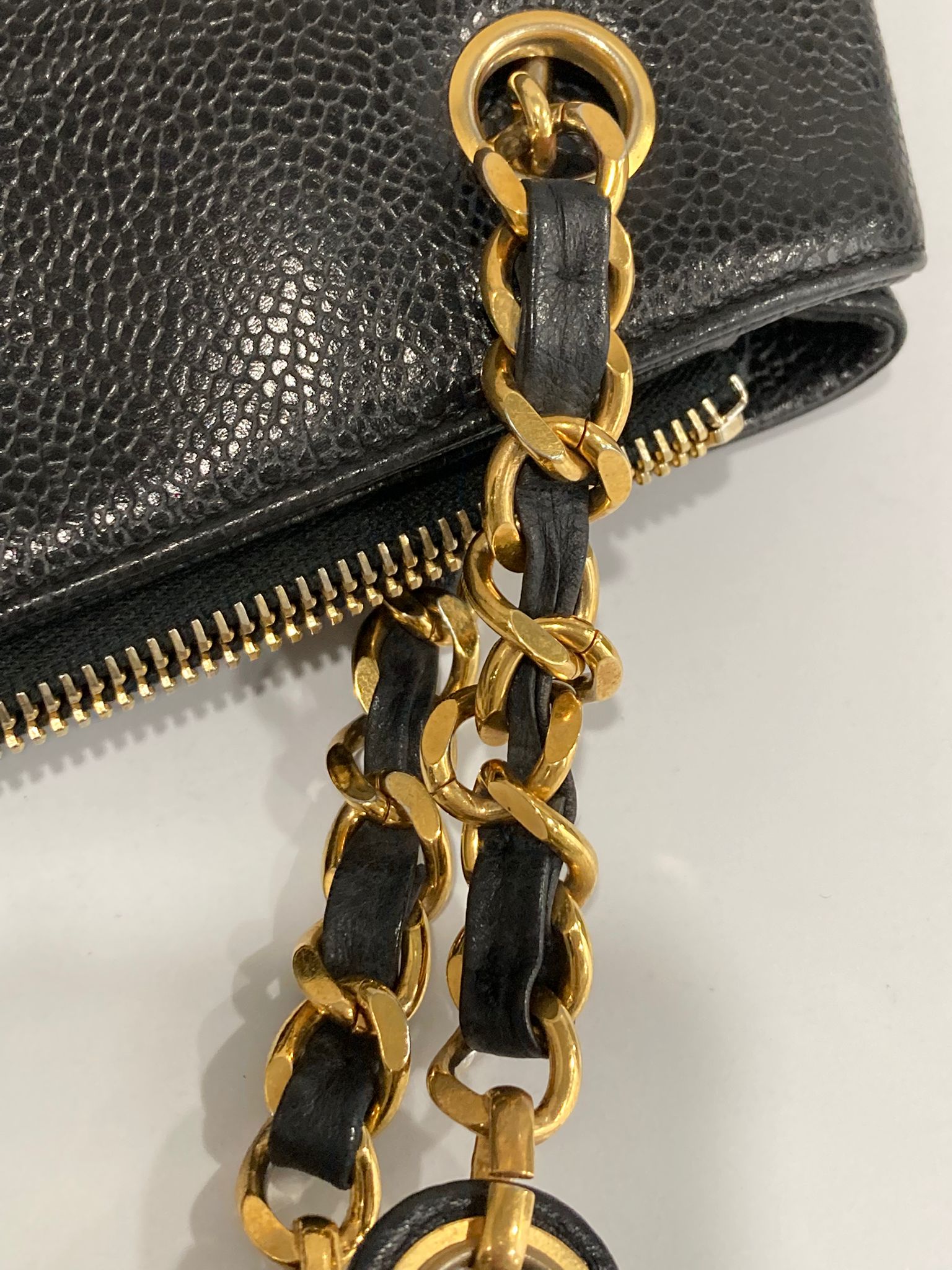 Chanel Caviar Chain Tote Negro