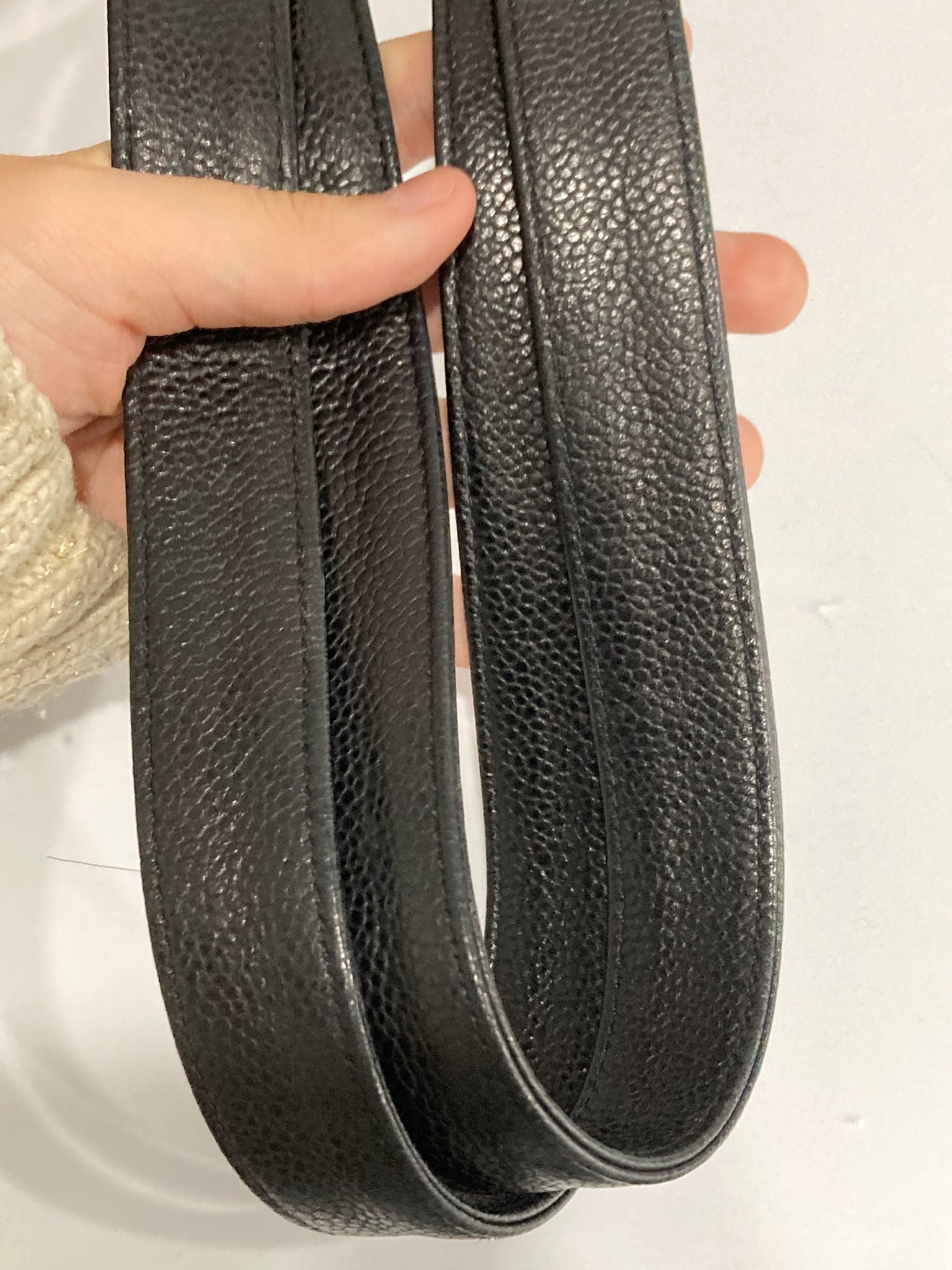 Chanel Caviar Chain Tote Negro