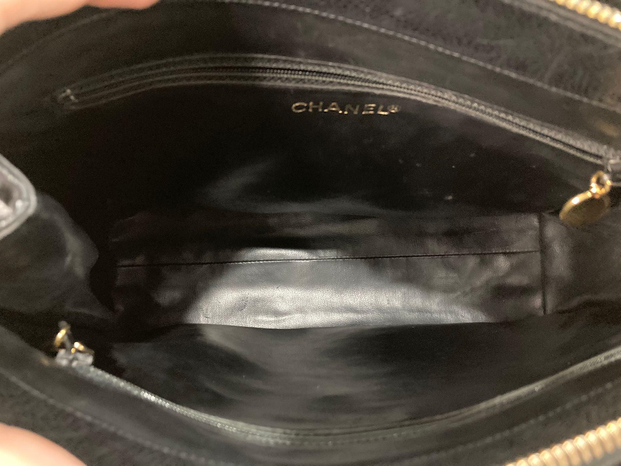 Chanel Caviar Chain Tote Negro