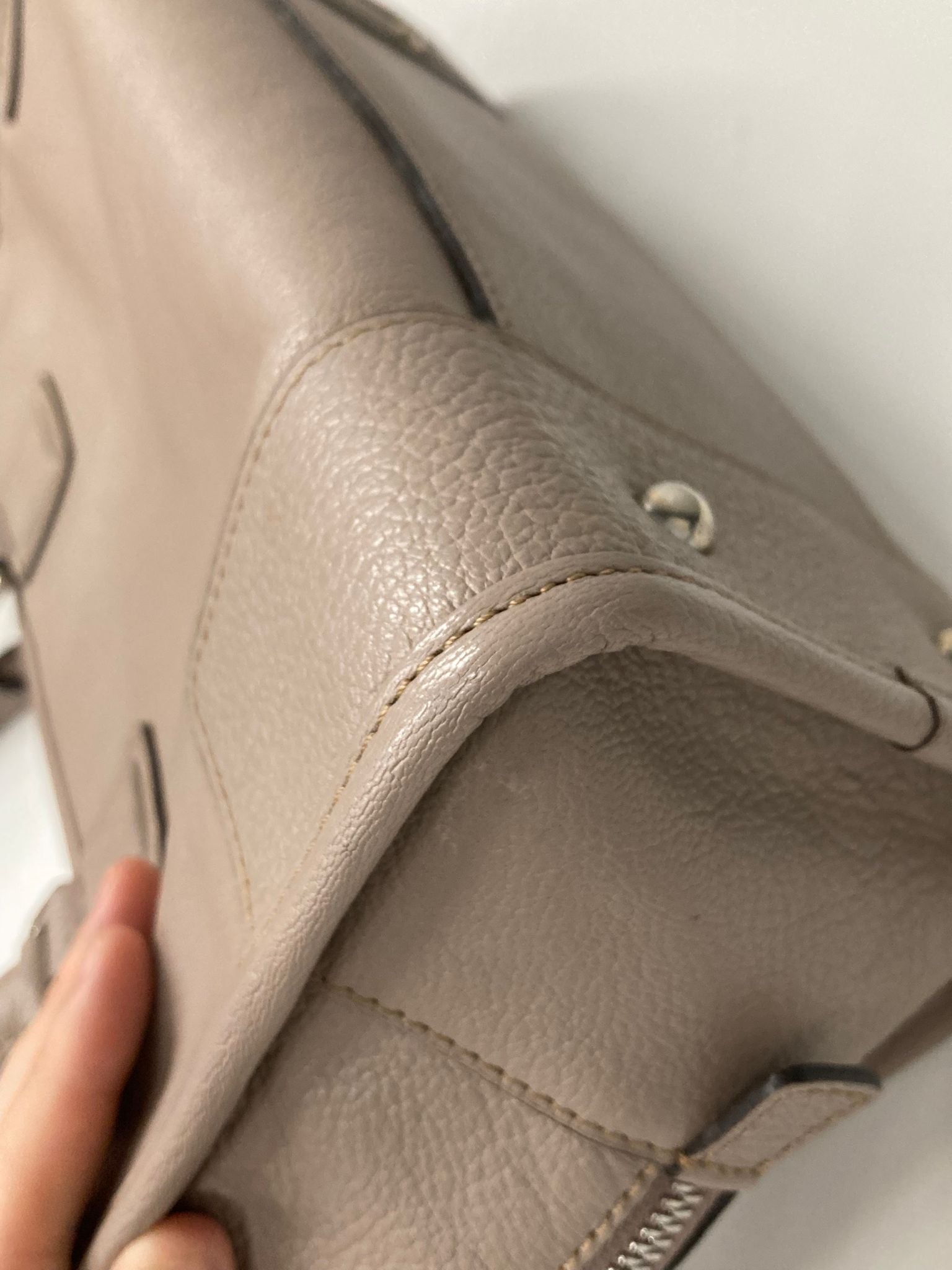 Loewe Amazona 28 piel greige con herrajes plata