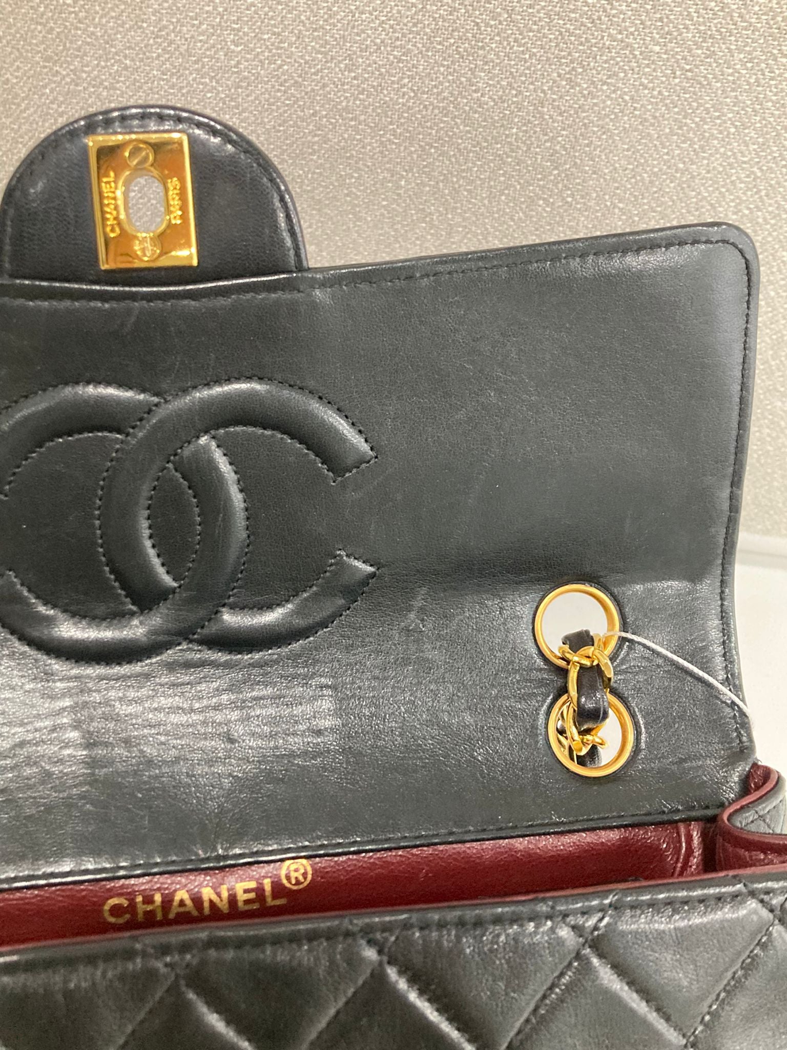 Chanel timeless 24 con cartera piel de cordero (lambskin) negra