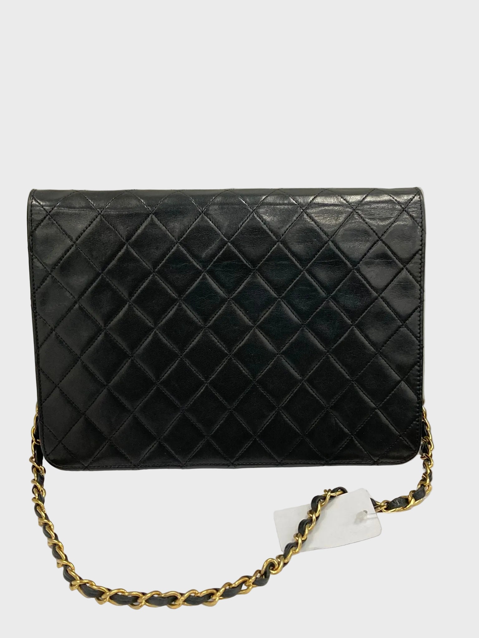 Chanel Timeless 25 Single Flap Lock negro en piel de cordero