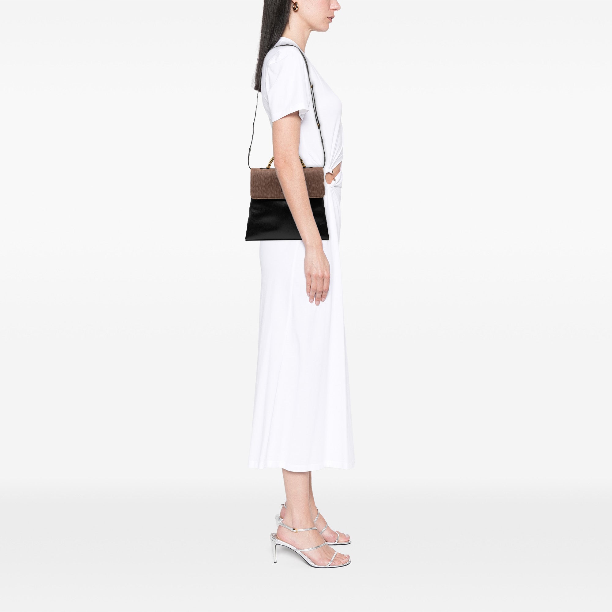 Loewe Velázquez Twist Satchel Piel Negra